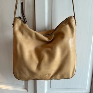 American Leatherr Co tan leathered shoulder bag